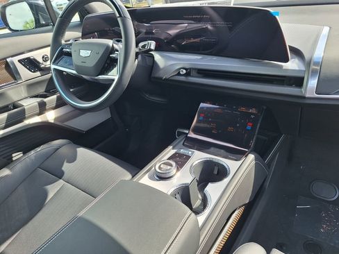 New 2026 Cadillac Vistiq Luxury image 28