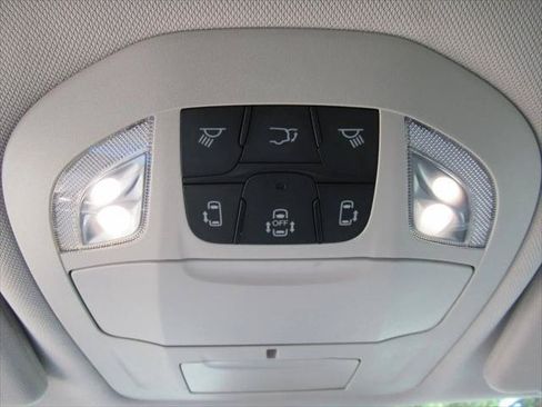 Certified 2024 Chrysler Pacifica Touring-L FWD image 27