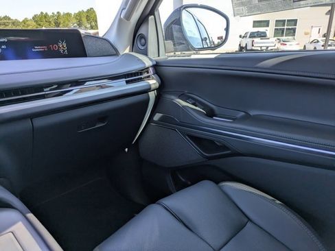 New 2025 Lincoln Navigator Reserve image 19