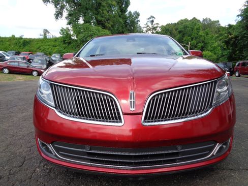 Used 2014 Lincoln MKS image 2