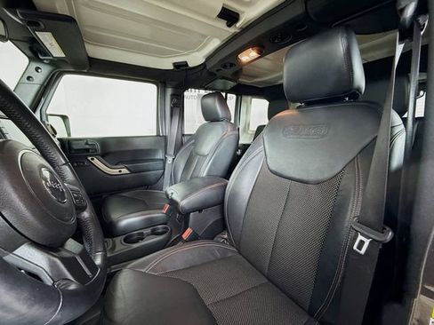 Used 2017 Jeep Wrangler Unlimited Sahara image 18