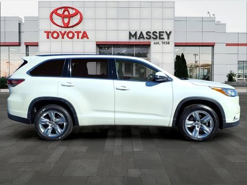 Used 2016 Toyota Highlander Limited image 2