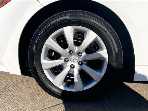 Used 2024 Toyota Corolla LE image 9