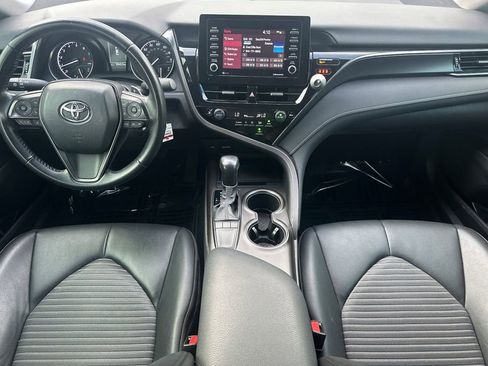 Used 2022 Toyota Camry SE image 12