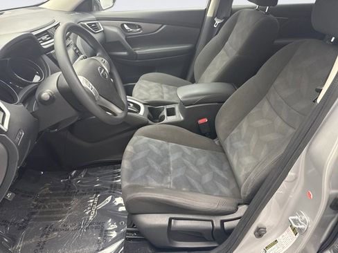 Used 2016 Nissan Rogue S w/ Appearance Package image 11