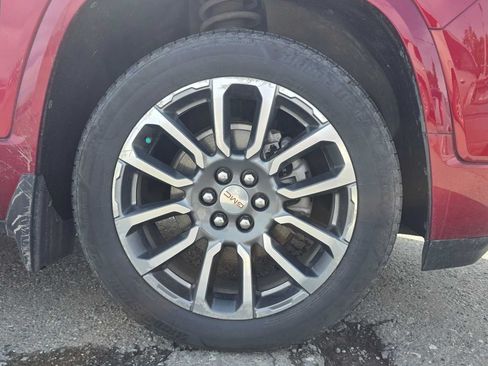 Certified 2021 GMC Acadia Denali w/ Denali Technology Package AWD/4WD image 9