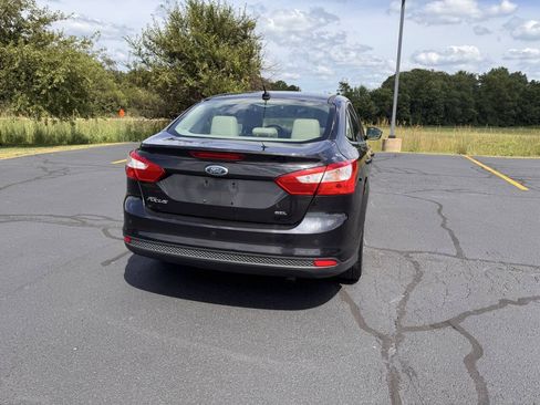 Used 2012 Ford Focus SEL FWD image 9