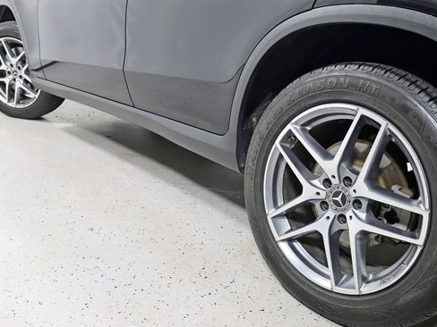 Used 2017 Mercedes-Benz GLC 300 4MATIC w/ Premium 2 Package image 12