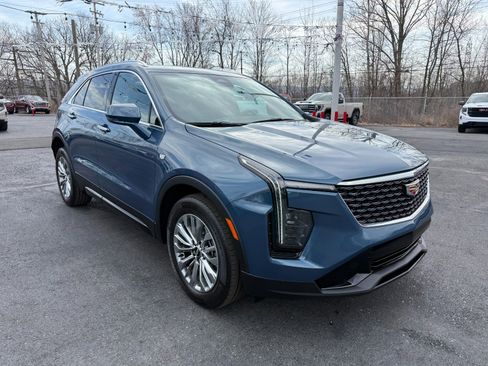 Used 2024 Cadillac XT4 Premium Luxury AWD/4WD image 7