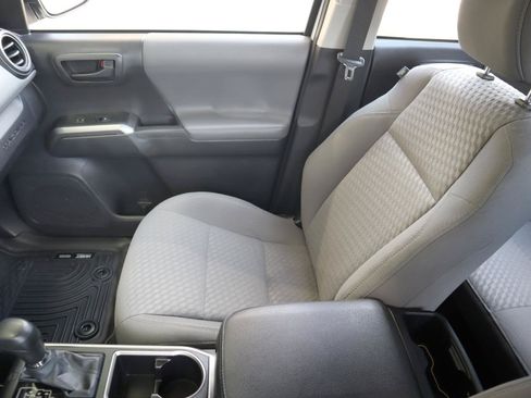 Used 2023 Toyota Tacoma SR5 AWD/4WD image 19