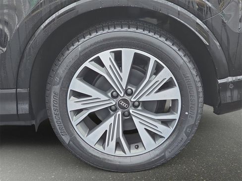 Used 2023 Audi Q4 e-tron Premium Plus image 34