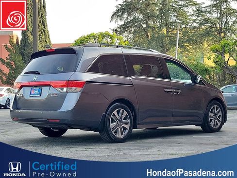 Used 2016 Honda Odyssey Touring Elite image 2