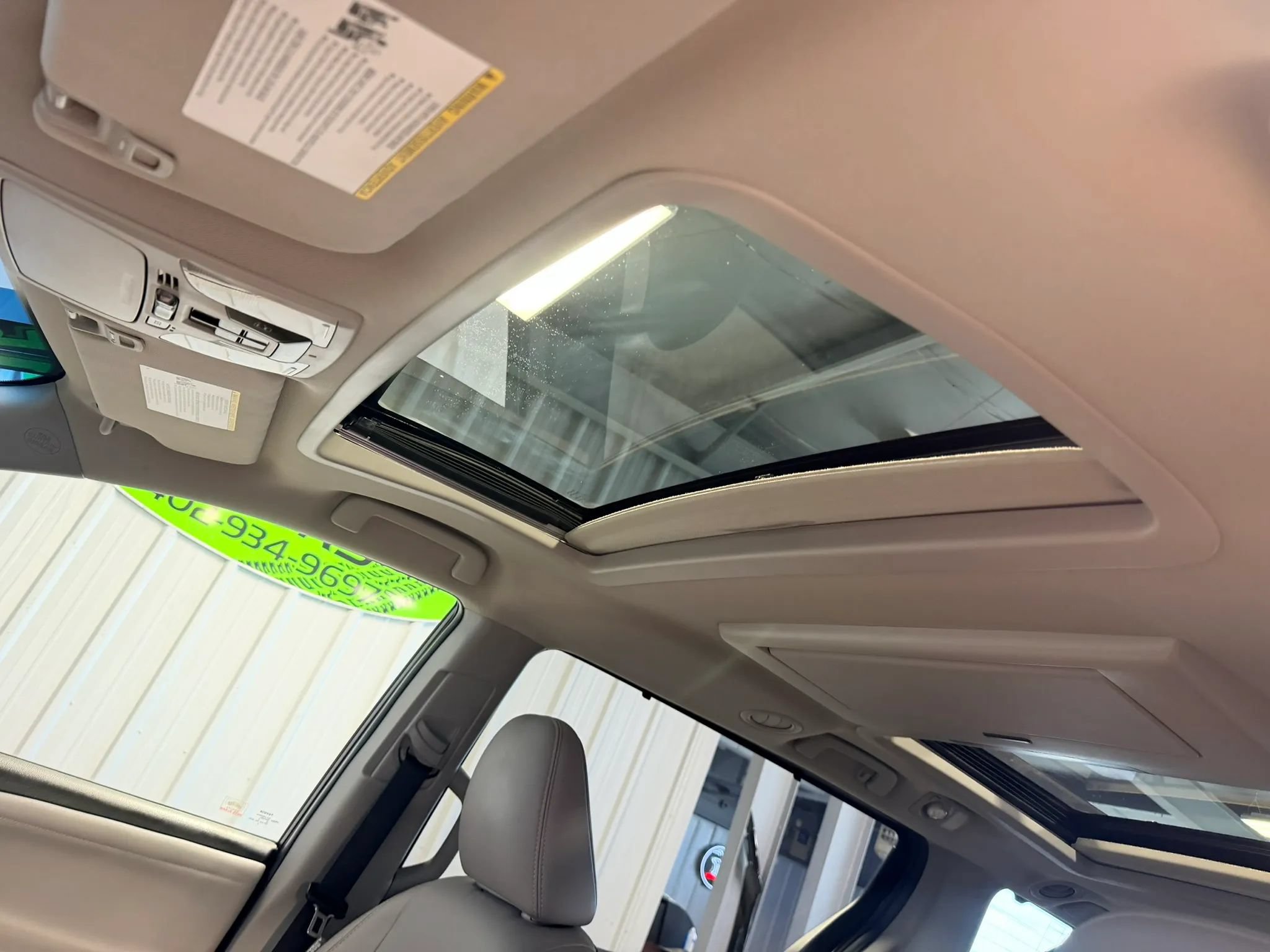Used 2015 Toyota Sienna Limited Premium w/ Advanced Technology Package FWD image 14
