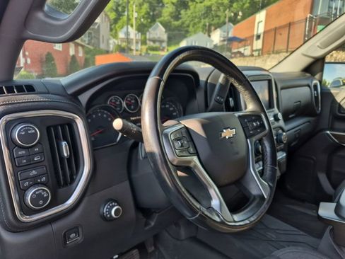 Used 2021 Chevrolet Silverado 1500 LT AWD/4WD image 11