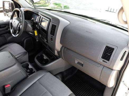 Used 2019 Nissan NV 2500 SV RWD image 9