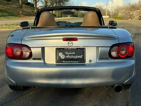 Used 2002 MAZDA MX-5 Miata image 10