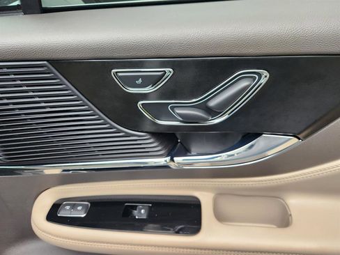 Used 2022 Lincoln Corsair AWD w/ Premium Package image 15