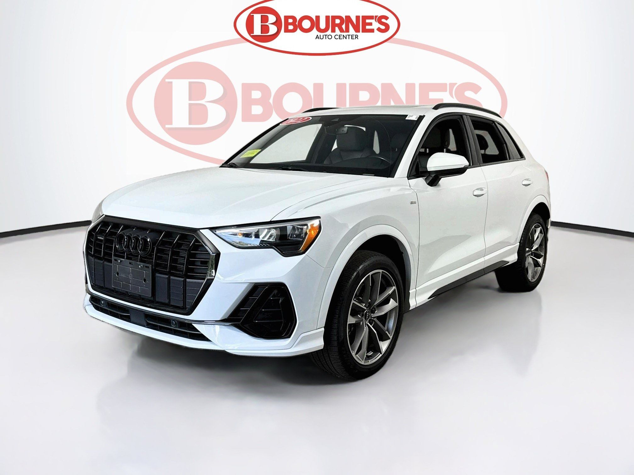 Used 2022 Audi Q3 2.0T Premium w/ Black Optic Sport Package AWD/4WD image 6