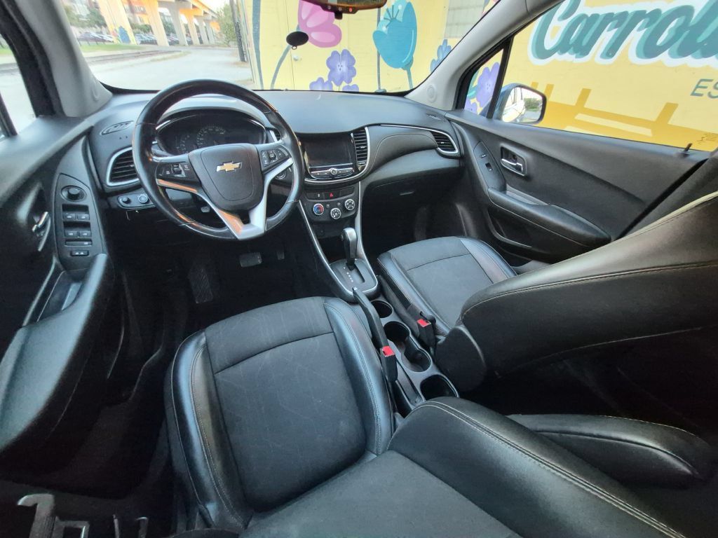 Used 2019 Chevrolet Trax LT w/ LT Convenience Package AWD/4WD image 15