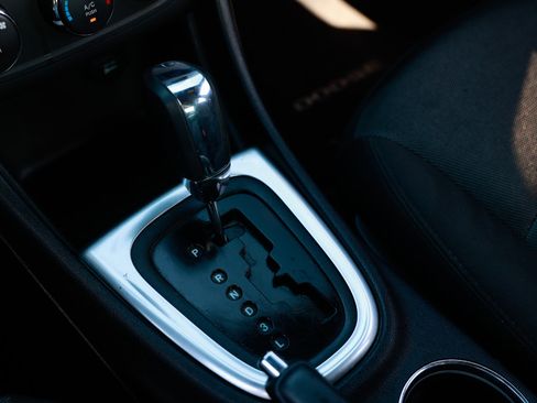 Used 2014 Dodge Avenger SE image 37