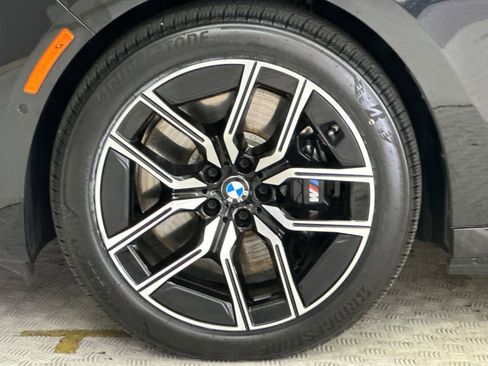 Certified 2024 BMW i7 xDrive60 AWD/4WD image 11