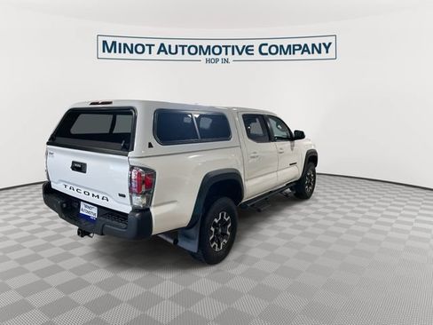 Used 2022 Toyota Tacoma TRD Off-Road AWD/4WD image 9