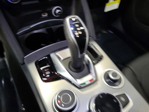 New 2025 Alfa Romeo Stelvio Sprint AWD/4WD image 35