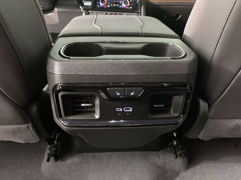 Used 2025 GMC Sierra 1500 AT4 w/ AT4 Premium Package AWD/4WD image 36