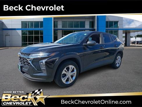 Certified 2024 Chevrolet Trax LS FWD image 1
