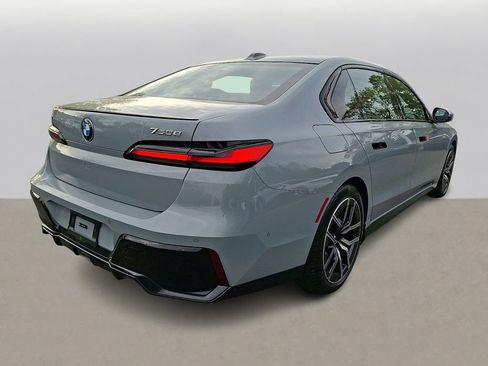 Used 2026 BMW 750e xDrive AWD/4WD image 4