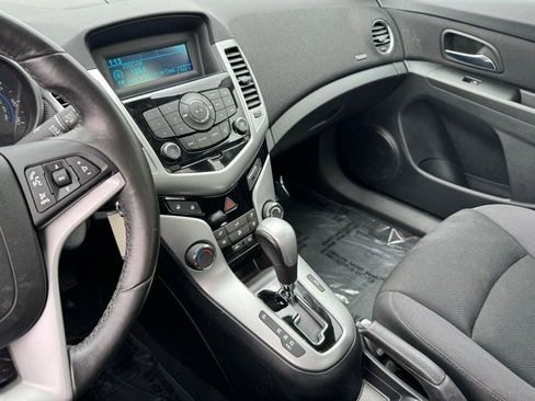 Used 2014 Chevrolet Cruze LT FWD image 13