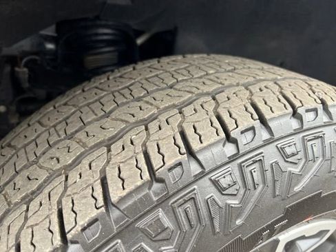 Used 2023 GMC Canyon AT4 image 19