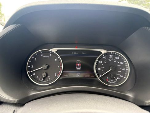 Used 2025 Nissan Sentra SR FWD image 28