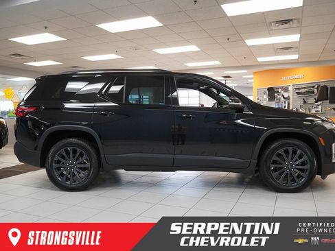 Certified 2023 Chevrolet Traverse RS w/ LPO, Floor Liner Package image 12