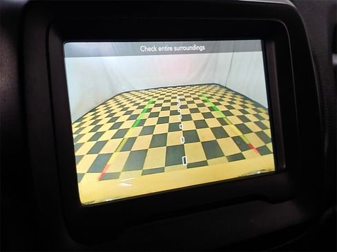 Used 2018 Jeep Renegade Altitude image 30