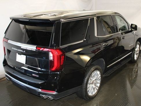 Used 2025 GMC Yukon Denali w/ Advanced Technology Package image 4