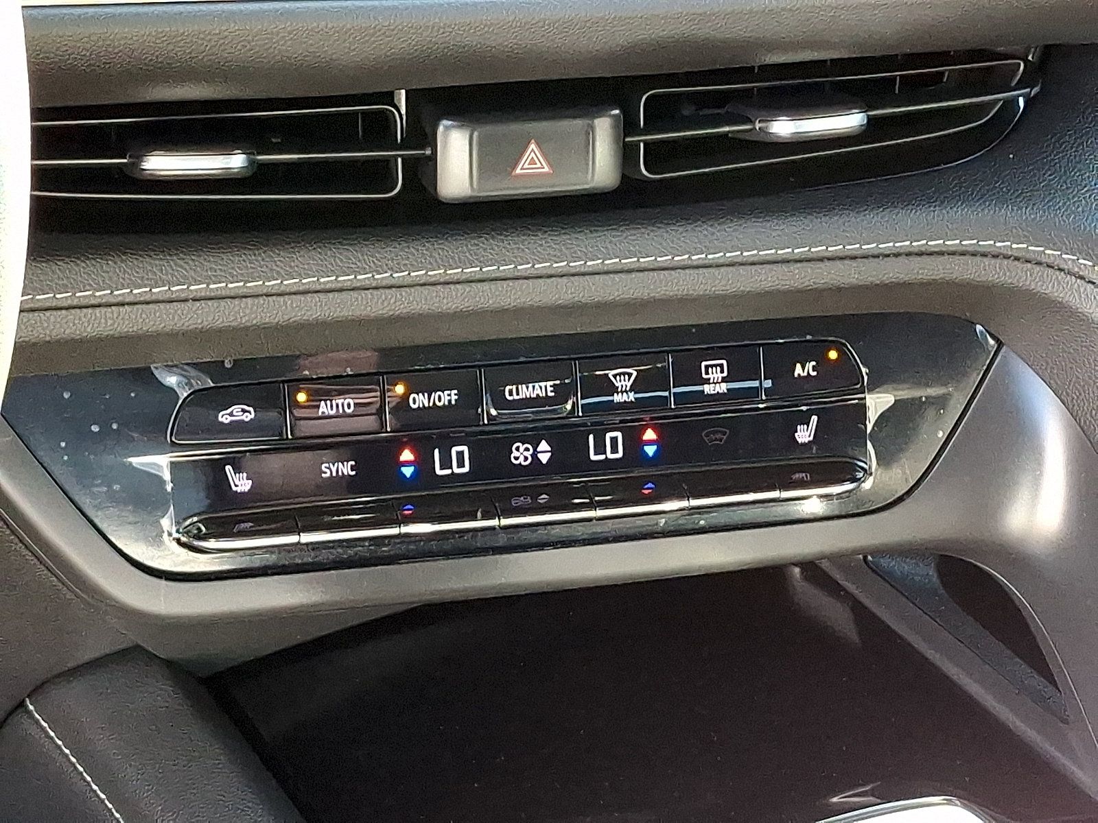 Certified 2023 Buick Envision Preferred FWD image 16