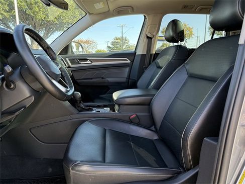 Certified 2022 Volkswagen Atlas SE w/ Panoramic Sunroof Package image 24
