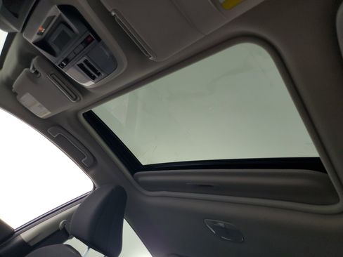 Used 2025 Subaru Crosstrek 2.0i Premium image 31