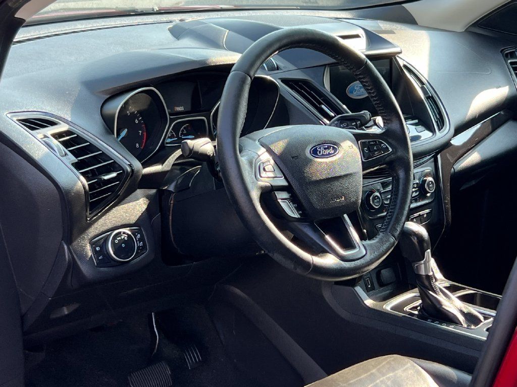 Used 2017 Ford Escape Titanium FWD image 5