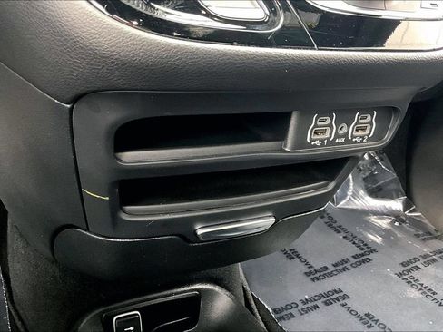 Used 2025 Chrysler Pacifica Select FWD image 33