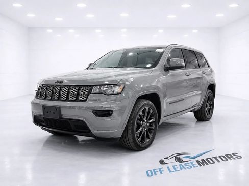 Used 2021 Jeep Grand Cherokee Laredo X AWD/4WD image 1