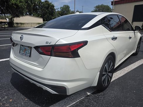 Used 2019 Nissan Altima 2.5 SV FWD image 12