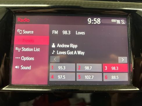 Used 2019 Toyota Camry L image 24