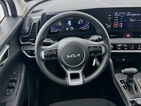 Used 2025 Kia Sportage LX FWD image 17