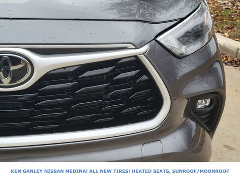 Used 2023 Toyota Highlander L image 10