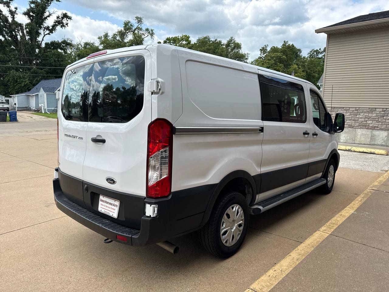 Used 2025 Ford Transit 250 Low Roof w/ Exterior Upgrade Package RWD image 4