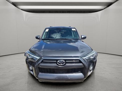 Used 2020 Toyota 4Runner SR5 AWD/4WD image 15