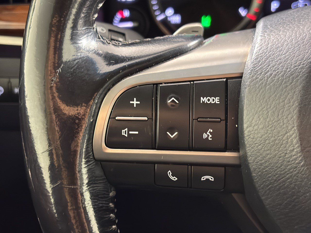 Used 2018 Lexus LX 570 4WD w/ Luxury Package image 18