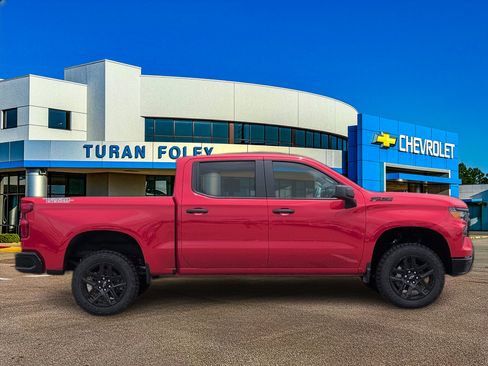 New 2026 Chevrolet Silverado 1500 Custom Trail Boss w/ LPO, Dark Essentials Package AWD/4WD image 8